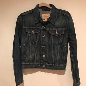 Levi’s dark Blue Denim Jean jacket Small